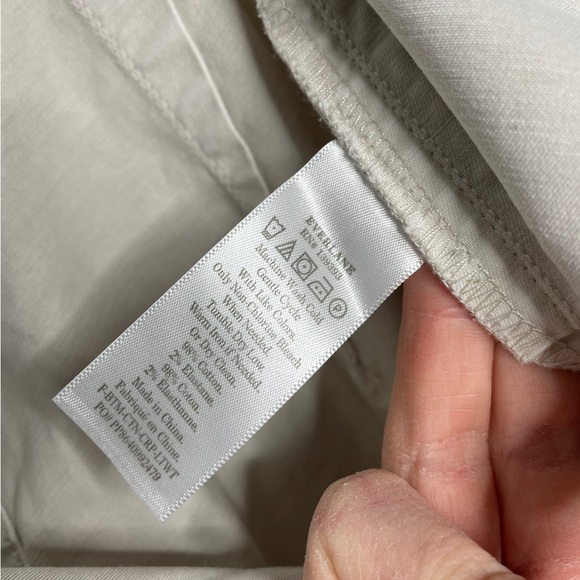 Everlane | The Lightweight Wide-Leg Crop Chino 10 - Picture 5 of 7